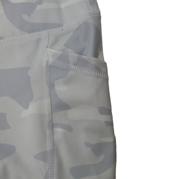 Yogalicious Lux Womens Extra Small Midrise Bike Shorts Gray Camo Spandex - Picture 2 of 8